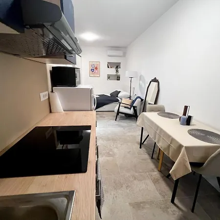Apartment Blue Split